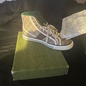 Trying to sell the shoes had them for a long time